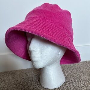 S/M WILFRED FREE Bucket Hat